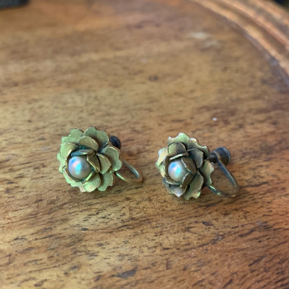 Vintage brass and faux Pearl floral earrings!
